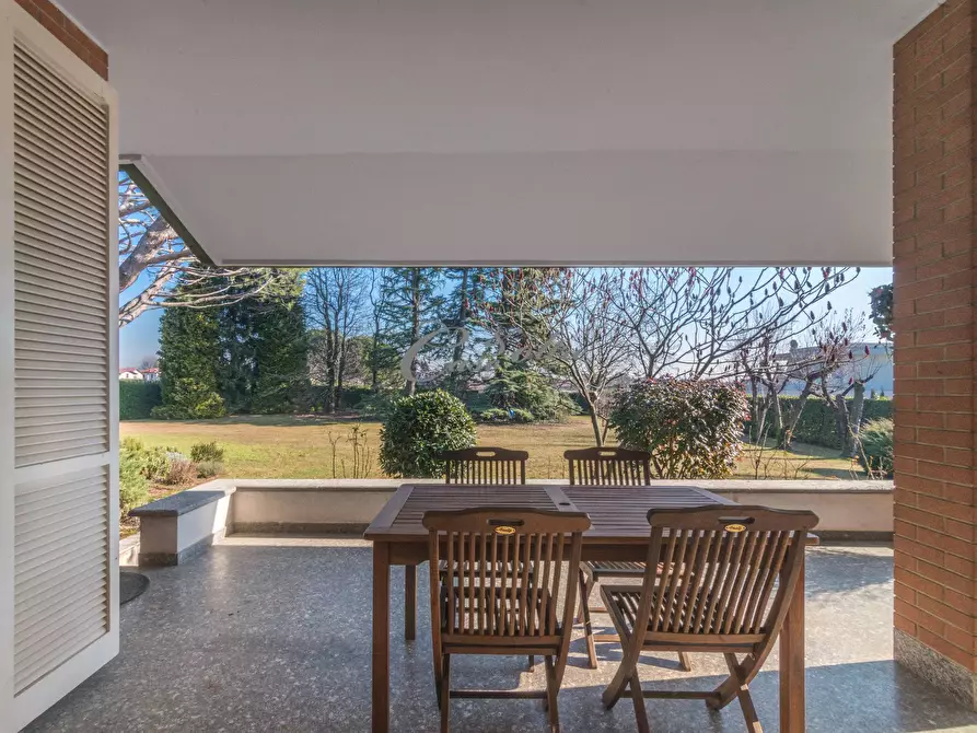 Immagine 3 di Villa in vendita  in Viale Europa a Solbiate Con Cagno