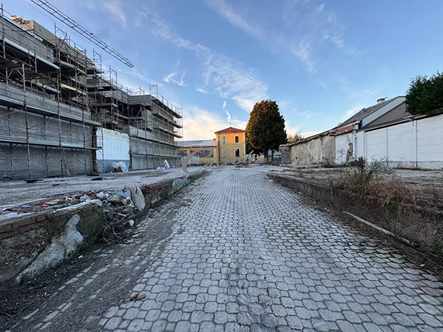 Immagine 1 di Terreno residenziale in vendita  in Via Fratelli Porro a Barlassina