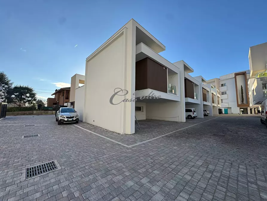 Immagine 13 di Villa in vendita  in Via Silvio Pellico a Cantù