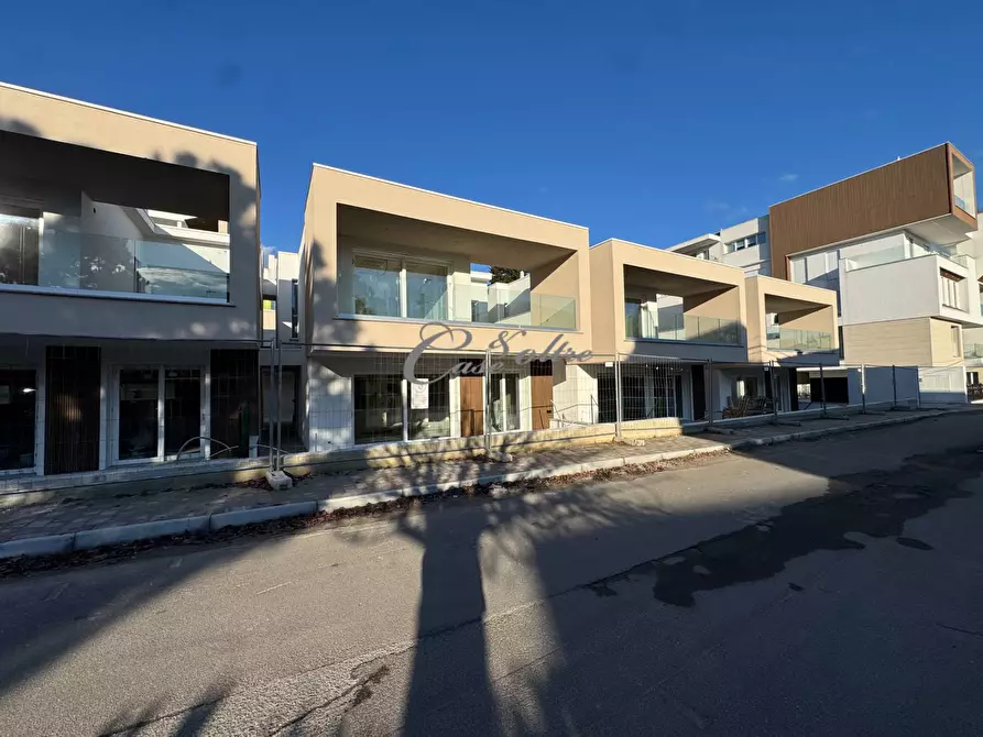 Immagine 14 di Villa in vendita  in Via Silvio Pellico a Cantù