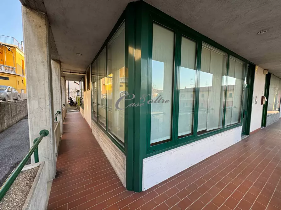 Immagine 10 di Negozio in vendita  in Via Don Luigi Meroni a Arosio