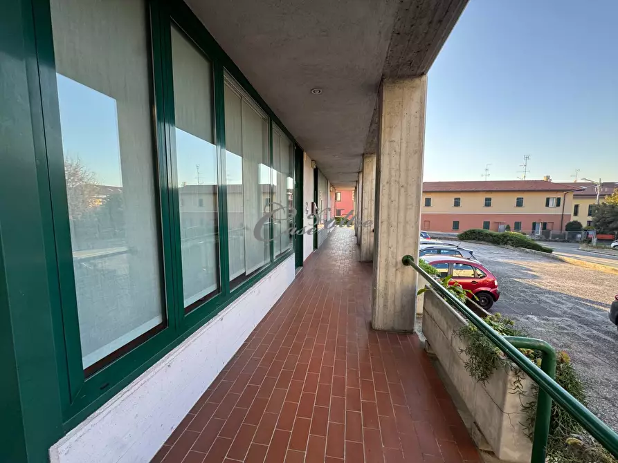 Immagine 3 di Negozio in vendita  in Via Don Luigi Meroni a Arosio