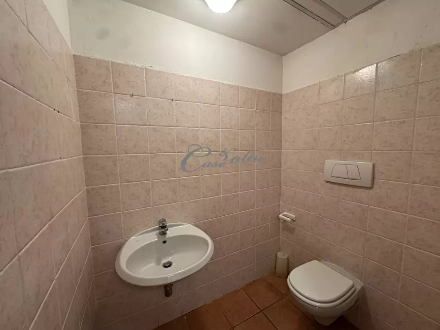 Immagine 34 di Negozio in vendita  in Via Don Luigi Meroni a Arosio