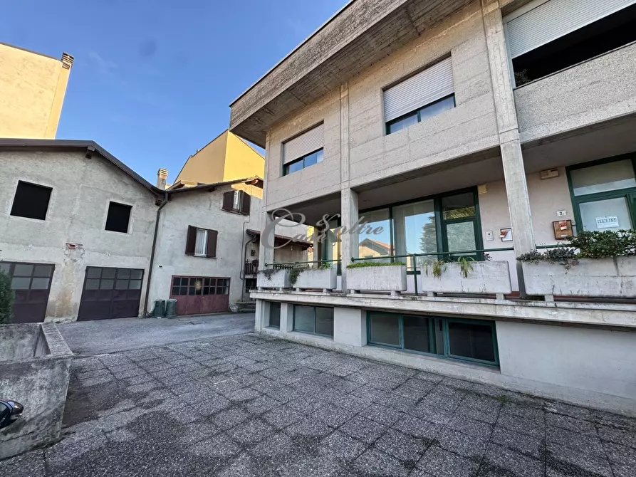 Immagine 5 di Negozio in affitto  in Via Don Luigi Meroni a Arosio