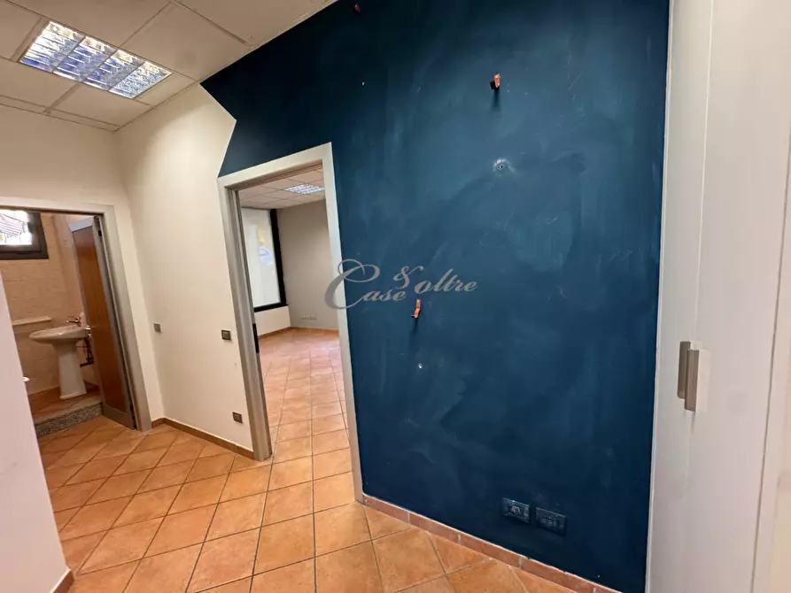 Immagine 19 di Negozio in affitto  in Via Don Luigi Meroni a Arosio