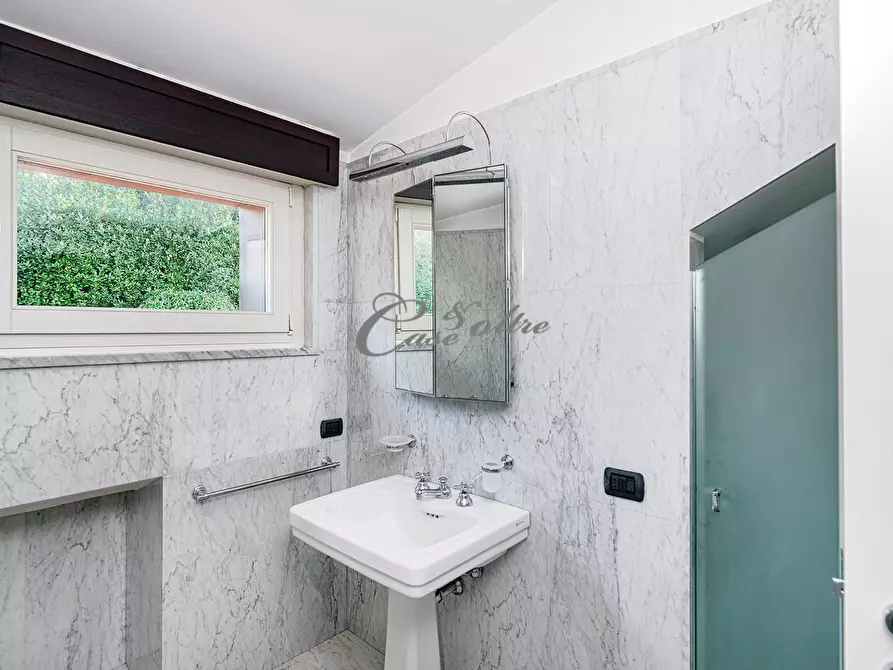 Immagine 43 di Villa in vendita  in Strada Privata del Ronco a Arosio