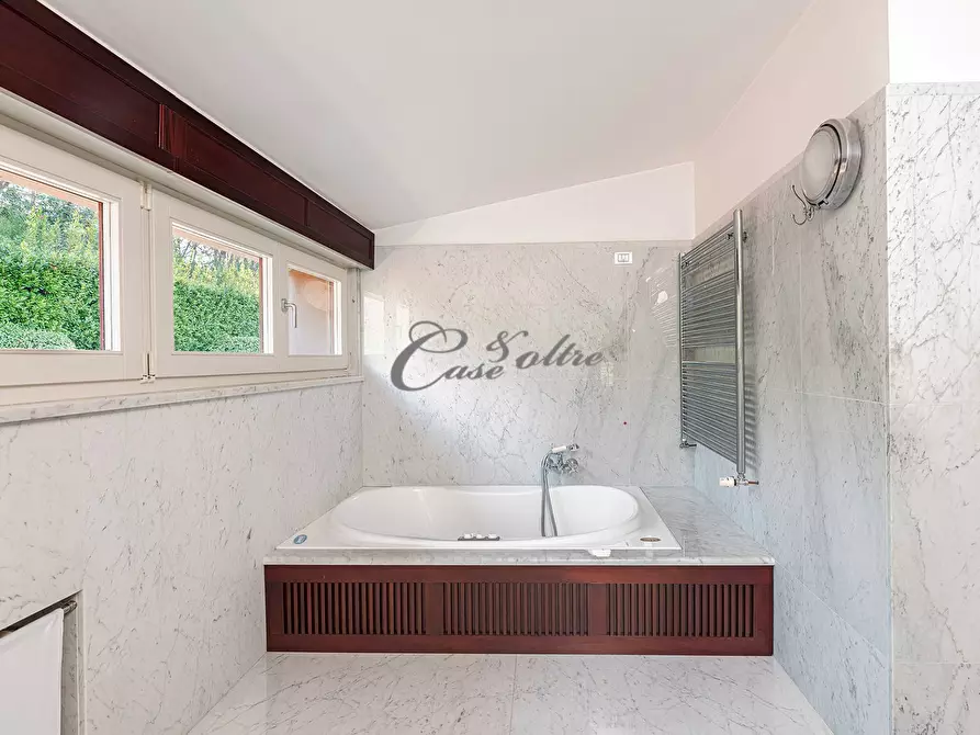 Immagine 39 di Villa in vendita  in Strada Privata del Ronco a Arosio