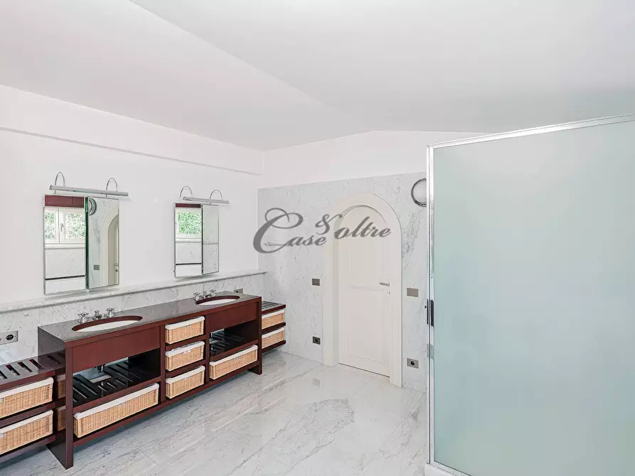 Immagine 38 di Villa in vendita  in Strada Privata del Ronco a Arosio