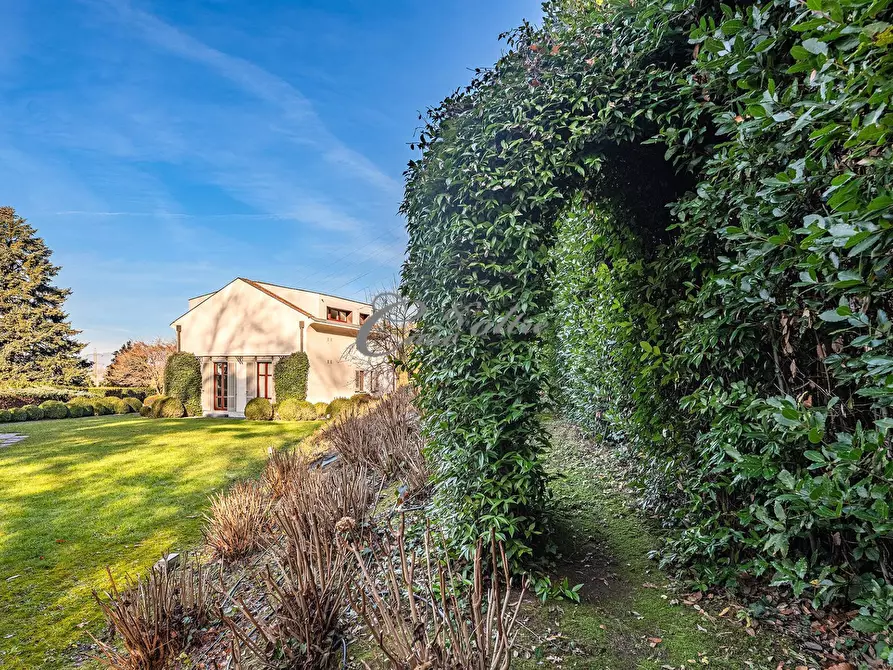 Immagine 7 di Villa in vendita  in Strada Privata del Ronco a Arosio