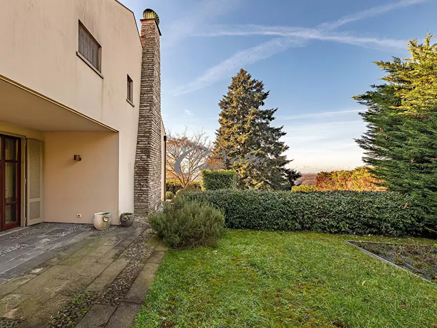 Immagine 12 di Villa in vendita  in Strada Privata del Ronco a Arosio