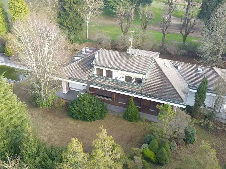 Immagine 10 di Villa in vendita  in Strada Privata del Faggio a Arosio