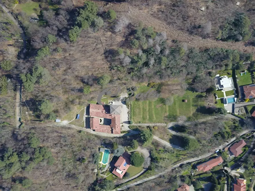 Immagine 27 di Villa in vendita  in Via Bronno a Como