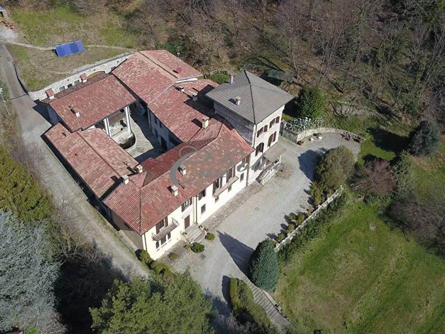 Immagine 2 di Villa in vendita  in Via Bronno a Como