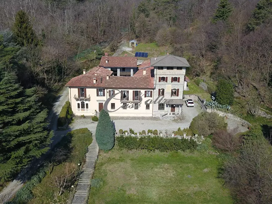 Immagine 26 di Villa in vendita  in Via Bronno a Como
