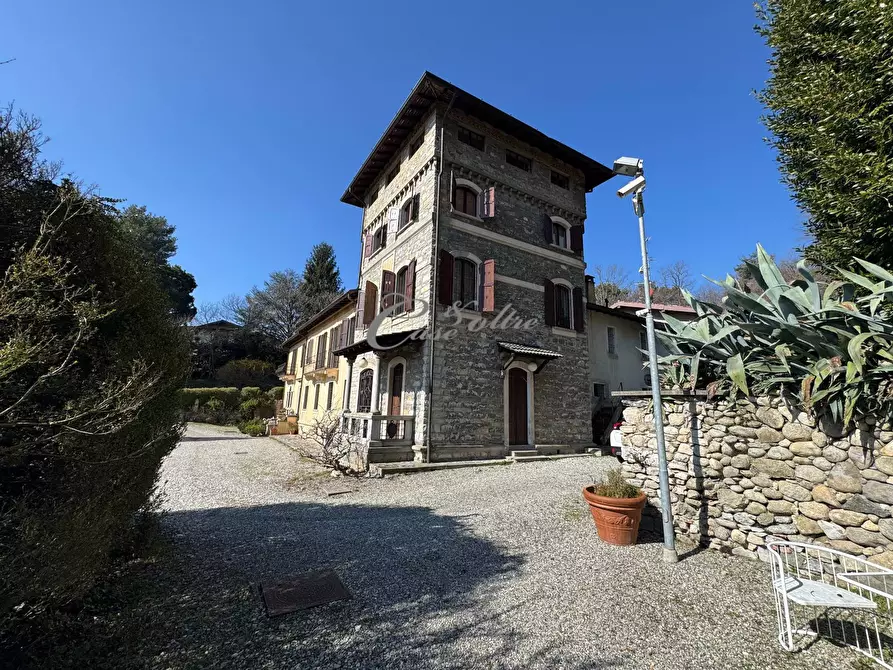 Immagine 4 di Villa in vendita  in Via Bronno a Como
