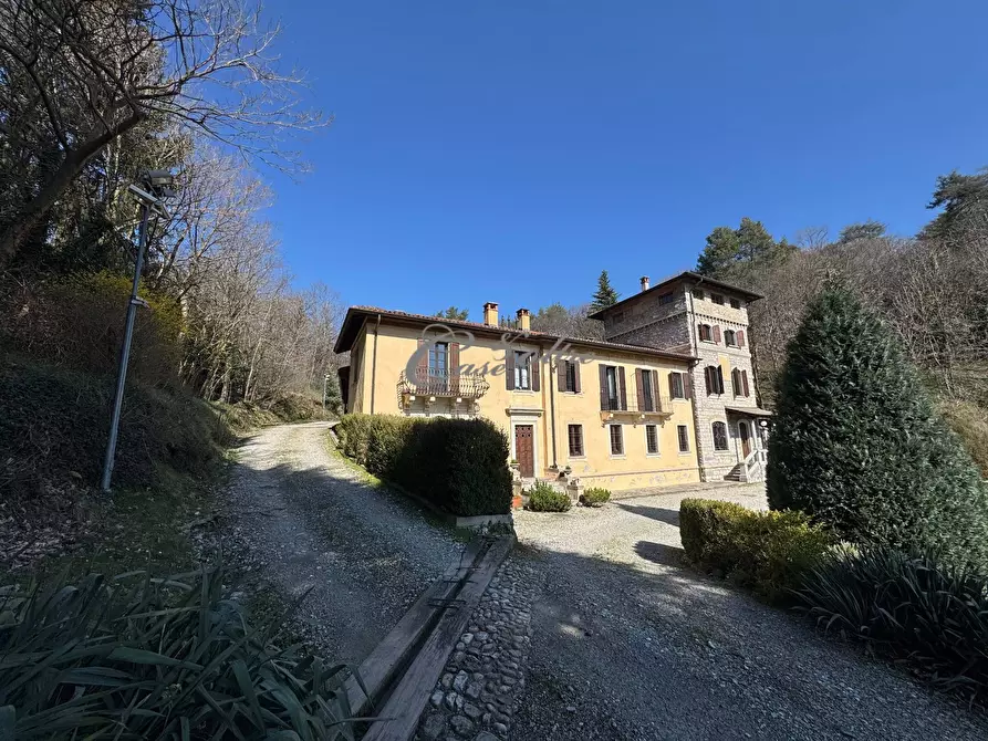 Immagine 6 di Villa in vendita  in Via Bronno a Como