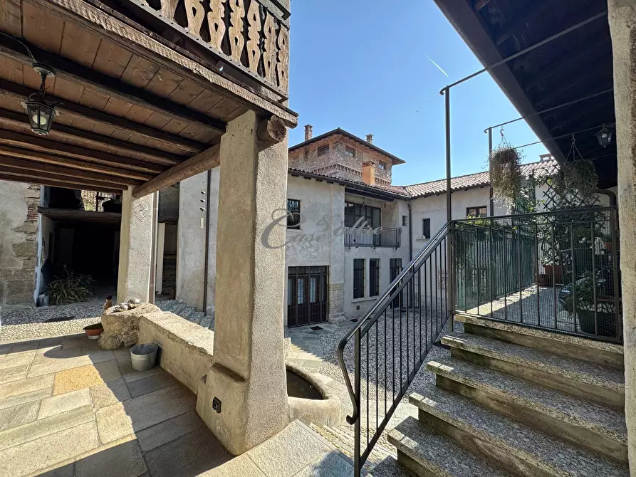 Immagine 9 di Villa in vendita  in Via Bronno a Como