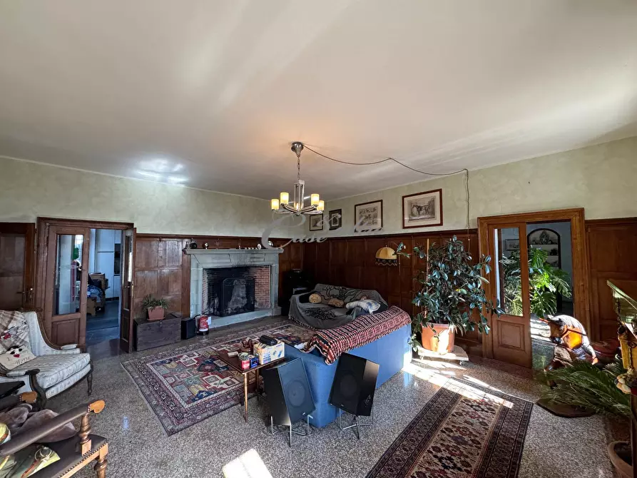 Immagine 15 di Villa in vendita  in Via Bronno a Como