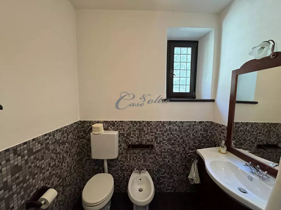 Immagine 19 di Rustico / casale in vendita  in Via Bronno a Como