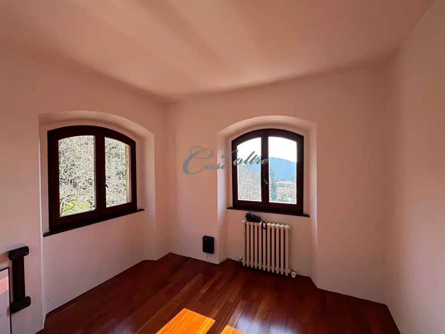 Immagine 21 di Rustico / casale in vendita  in Via Bronno a Como