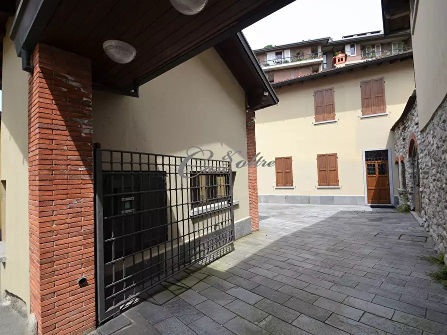 Immagine 4 di Palazzo in vendita  in Via Chiavelli a Cantù