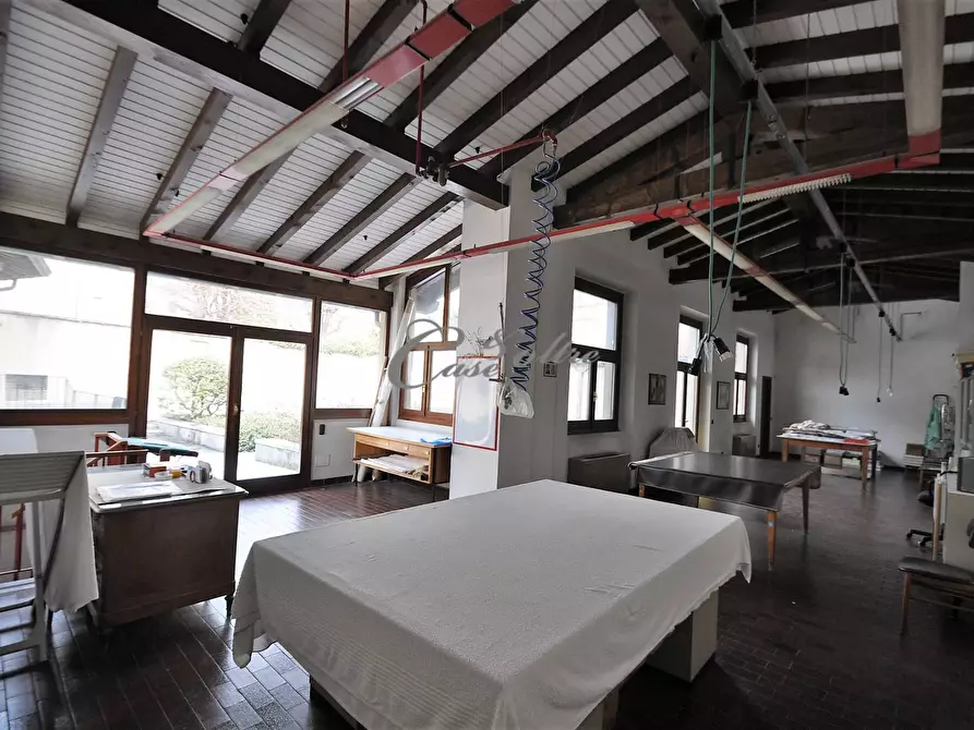 Immagine 10 di Palazzo in vendita  in Via Chiavelli a Cantù