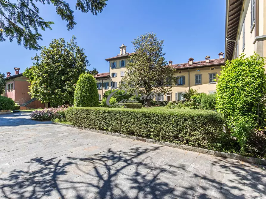 Immagine 4 di Appartamento in vendita  in Via Silvia Pellico a Cantù