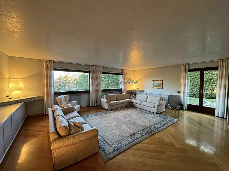 Immagine 2 di Villa in vendita  in Via Cervino a Cantù