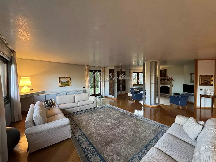 Immagine 12 di Villa in vendita  in Via Cervino a Cantù