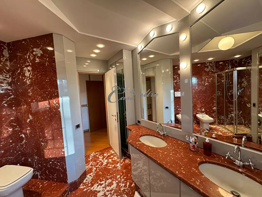 Immagine 20 di Villa in vendita  in Via Cervino a Cantù