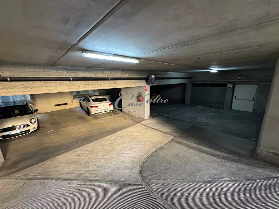 Immagine 9 di Box auto in vendita  in Via Scalabrini a Cermenate