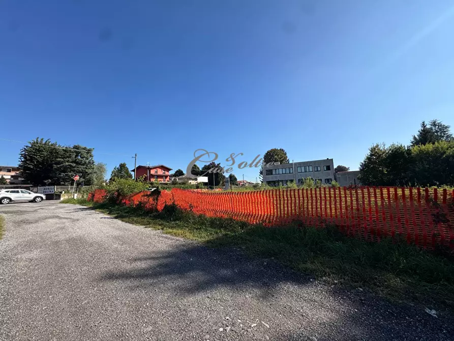 Immagine 9 di Locale commerciale in vendita  in Via dei Pini a Solbiate Con Cagno