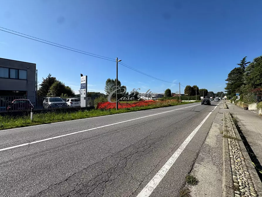 Immagine 3 di Locale commerciale in vendita  in Via dei Pini a Solbiate Con Cagno