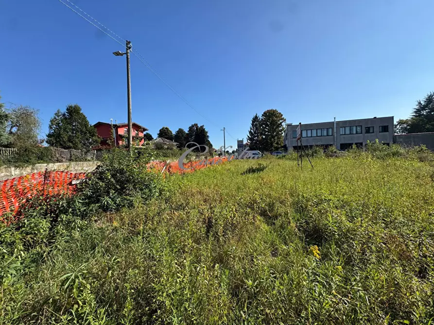 Immagine 10 di Locale commerciale in vendita  in Via dei Pini a Solbiate Con Cagno