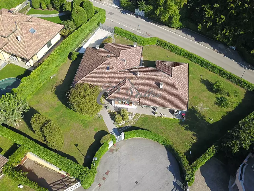 casa indipendente in vendita ad Arosio