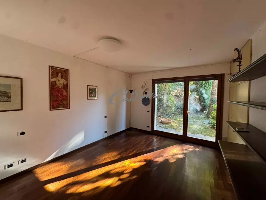 Immagine 27 di Villa in vendita  in Via del Ronco a Arosio