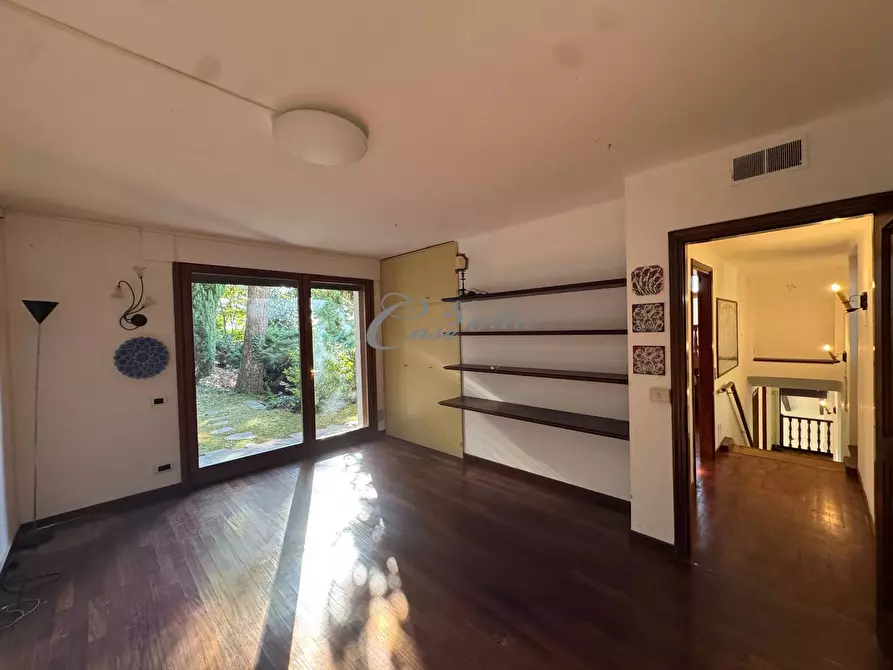Immagine 28 di Villa in vendita  in Via del Ronco a Arosio