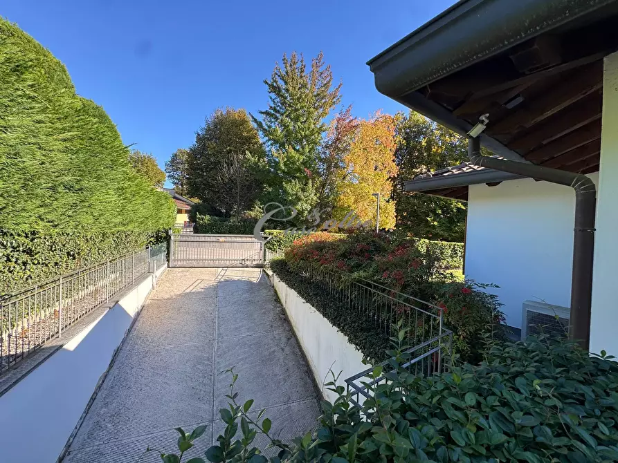 Immagine 5 di Villa in vendita  in Strada Privata delle Acacie a Arosio