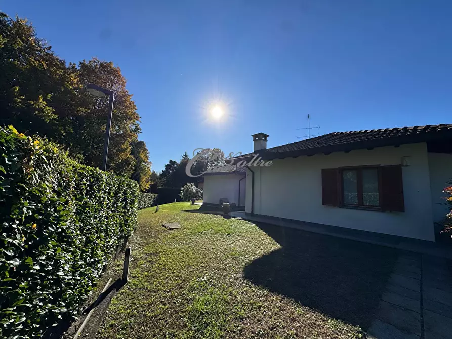 Immagine 8 di Villa in vendita  in Strada Privata delle Acacie a Arosio