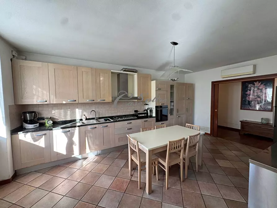 Immagine 15 di Villa in vendita  in Strada Privata delle Acacie a Arosio