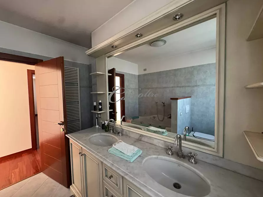 Immagine 22 di Villa in vendita  in Strada Privata delle Acacie a Arosio