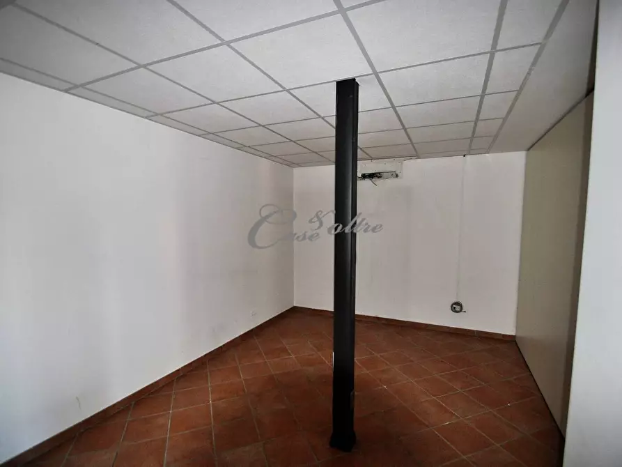 Immagine 14 di Negozio in affitto  in Via Don Luigi Meroni a Arosio