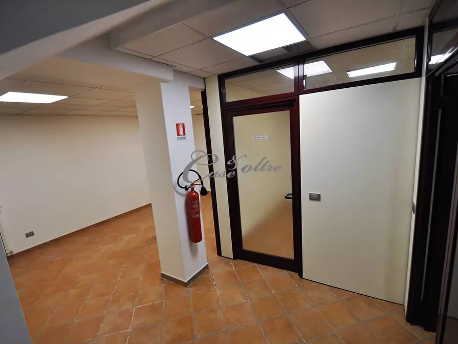 Immagine 16 di Negozio in affitto  in Via Don Luigi Meroni a Arosio