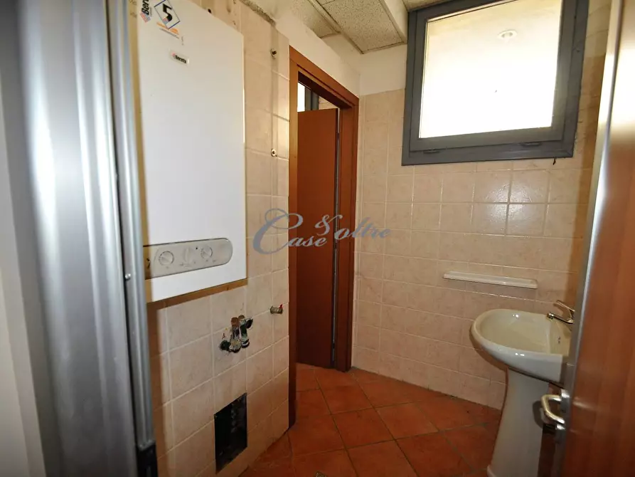 Immagine 8 di Negozio in affitto  in Via Don Luigi Meroni a Arosio