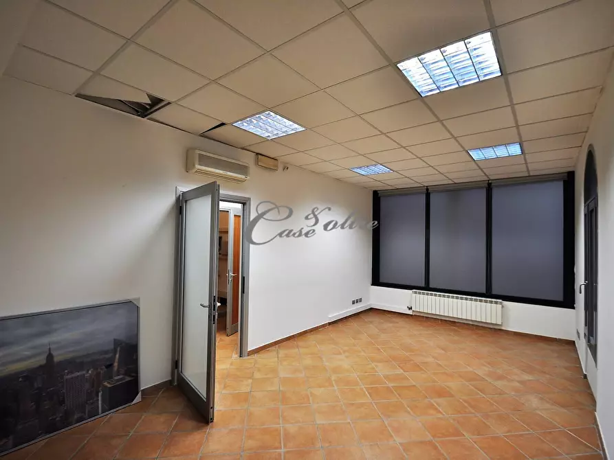 Immagine 9 di Negozio in affitto  in Via Don Luigi Meroni a Arosio