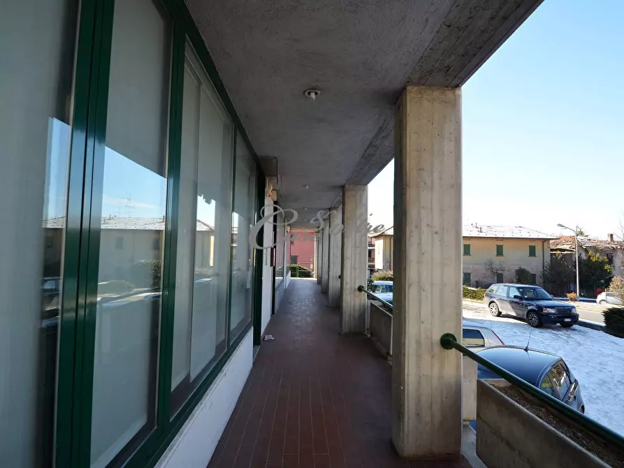 Immagine 23 di Negozio in affitto  in Via Don Luigi Meroni a Arosio