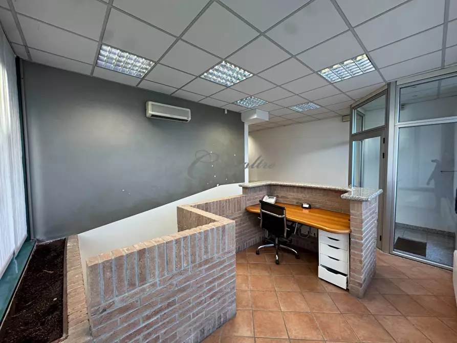 Immagine 2 di Ufficio in affitto  in Via Don Luigi Meroni a Arosio