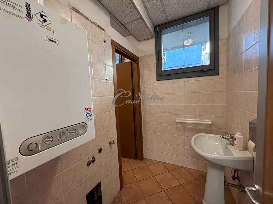 Immagine 26 di Ufficio in vendita  in Via Don Luigi Meroni a Arosio
