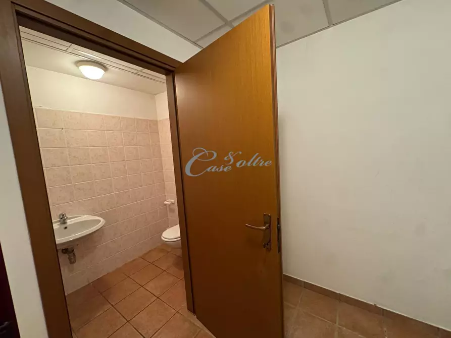 Immagine 33 di Ufficio in vendita  in Via Don Luigi Meroni a Arosio