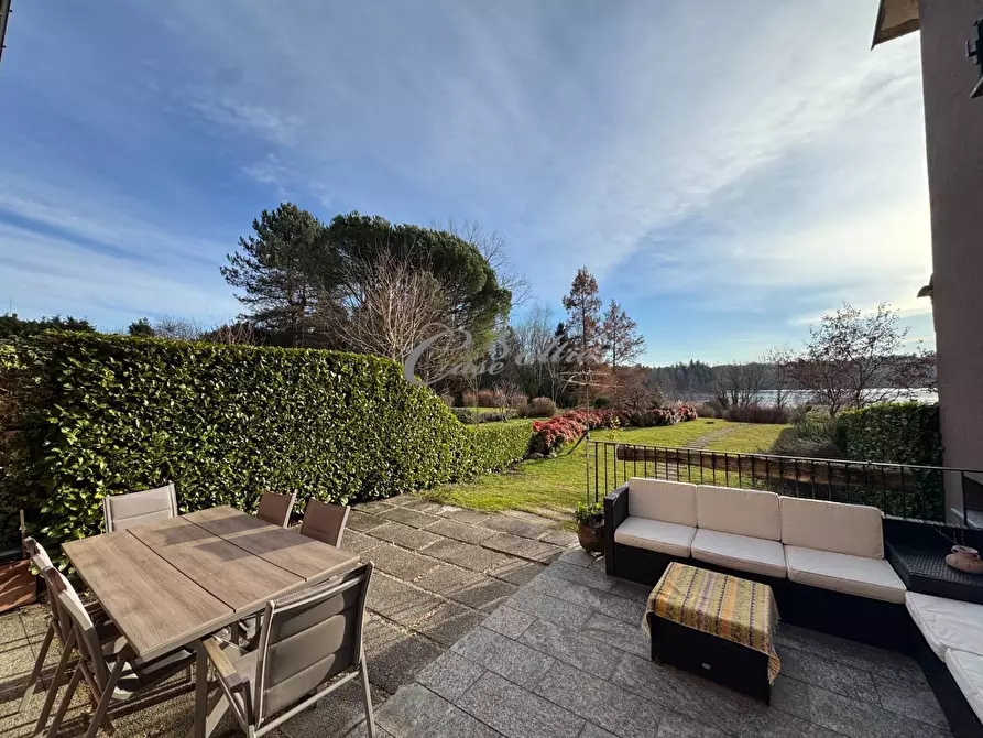 Immagine 1 di Villetta a schiera in affitto  in Via per Como a Montorfano